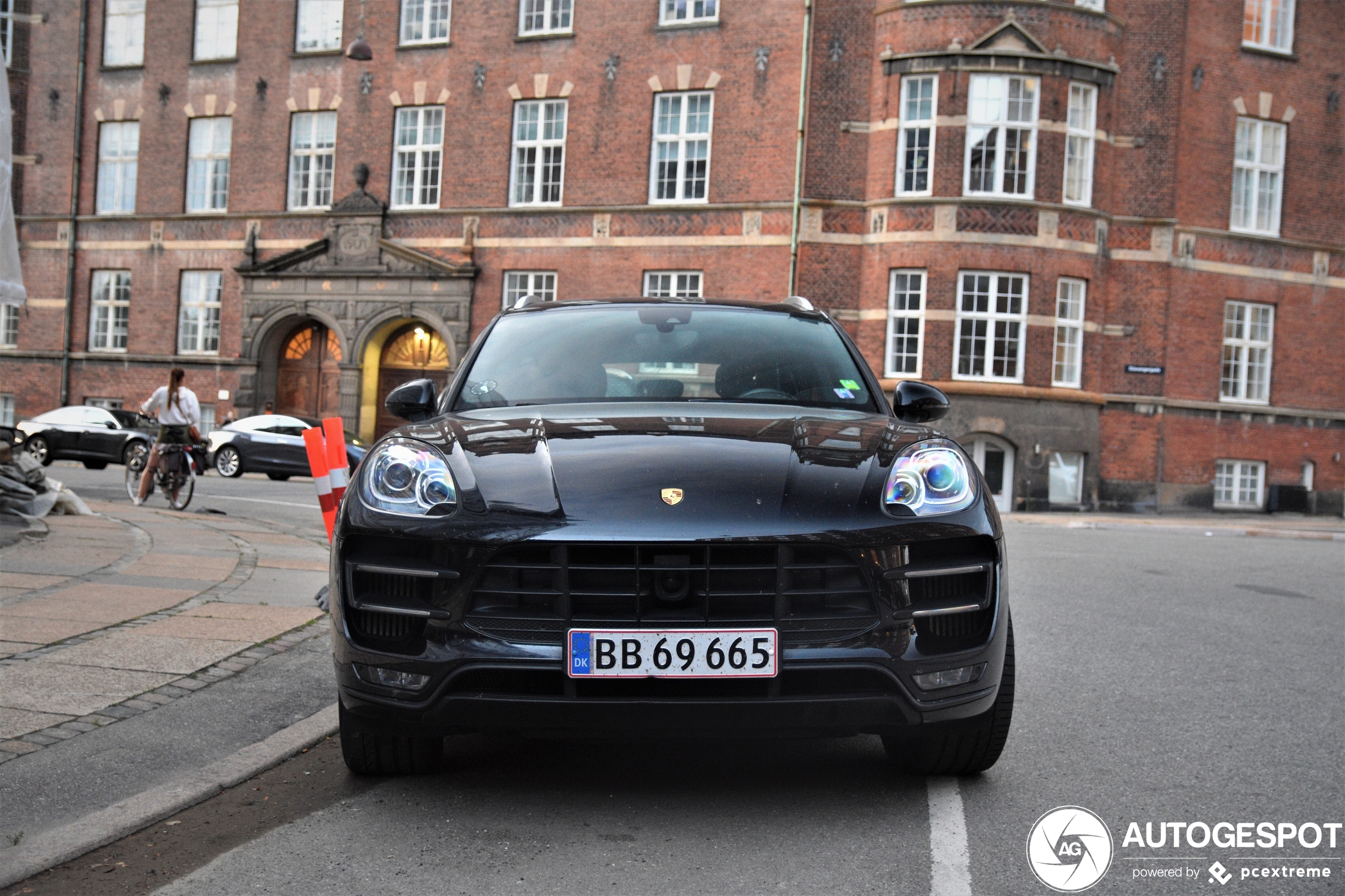 Porsche 95B Macan Turbo