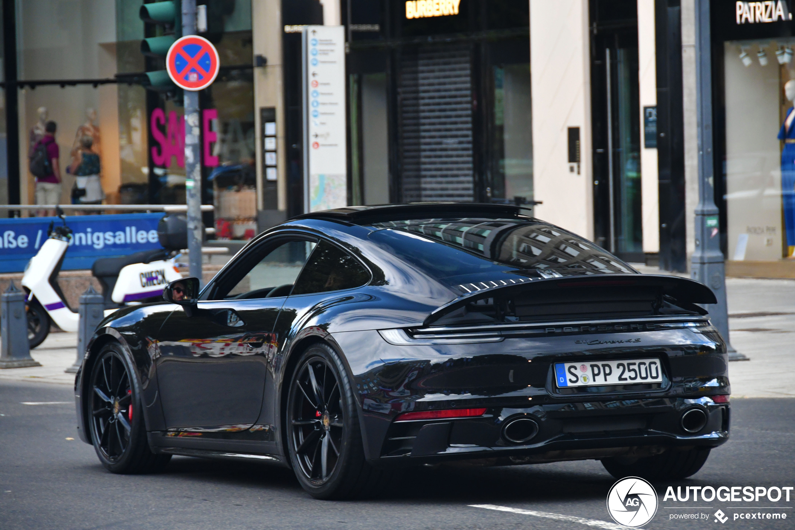 Porsche 992 Carrera 4S