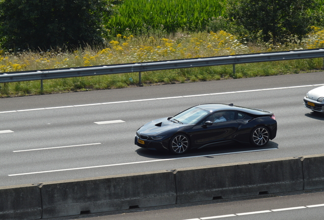 BMW i8 Carbon Edition