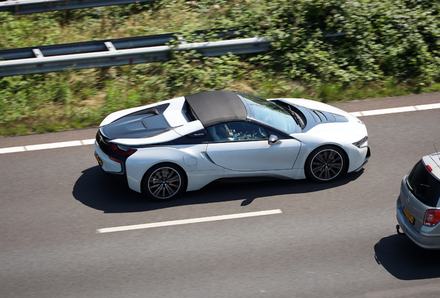 BMW i8 Roadster