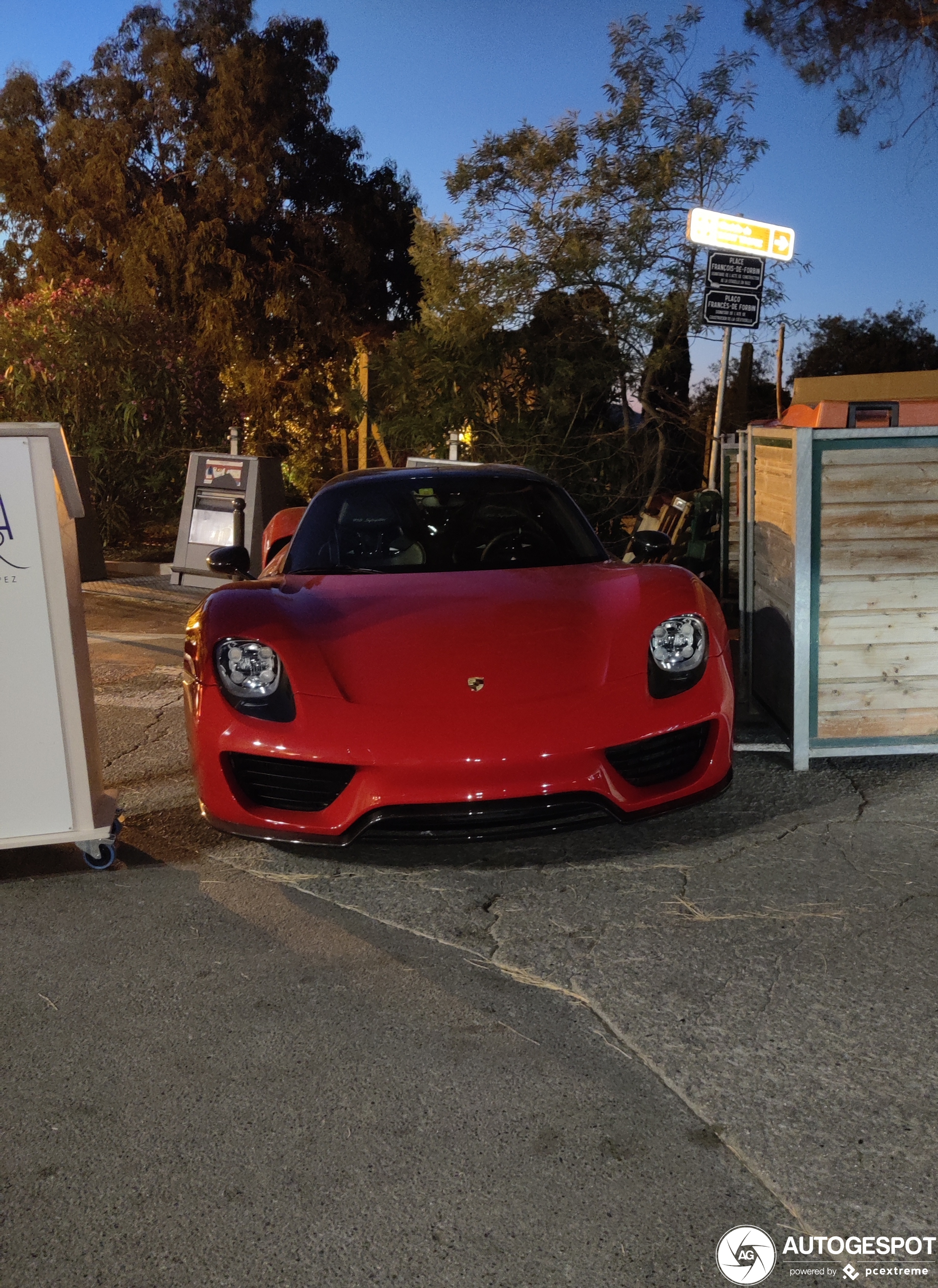 Porsche 918 Spyder Weissach Package