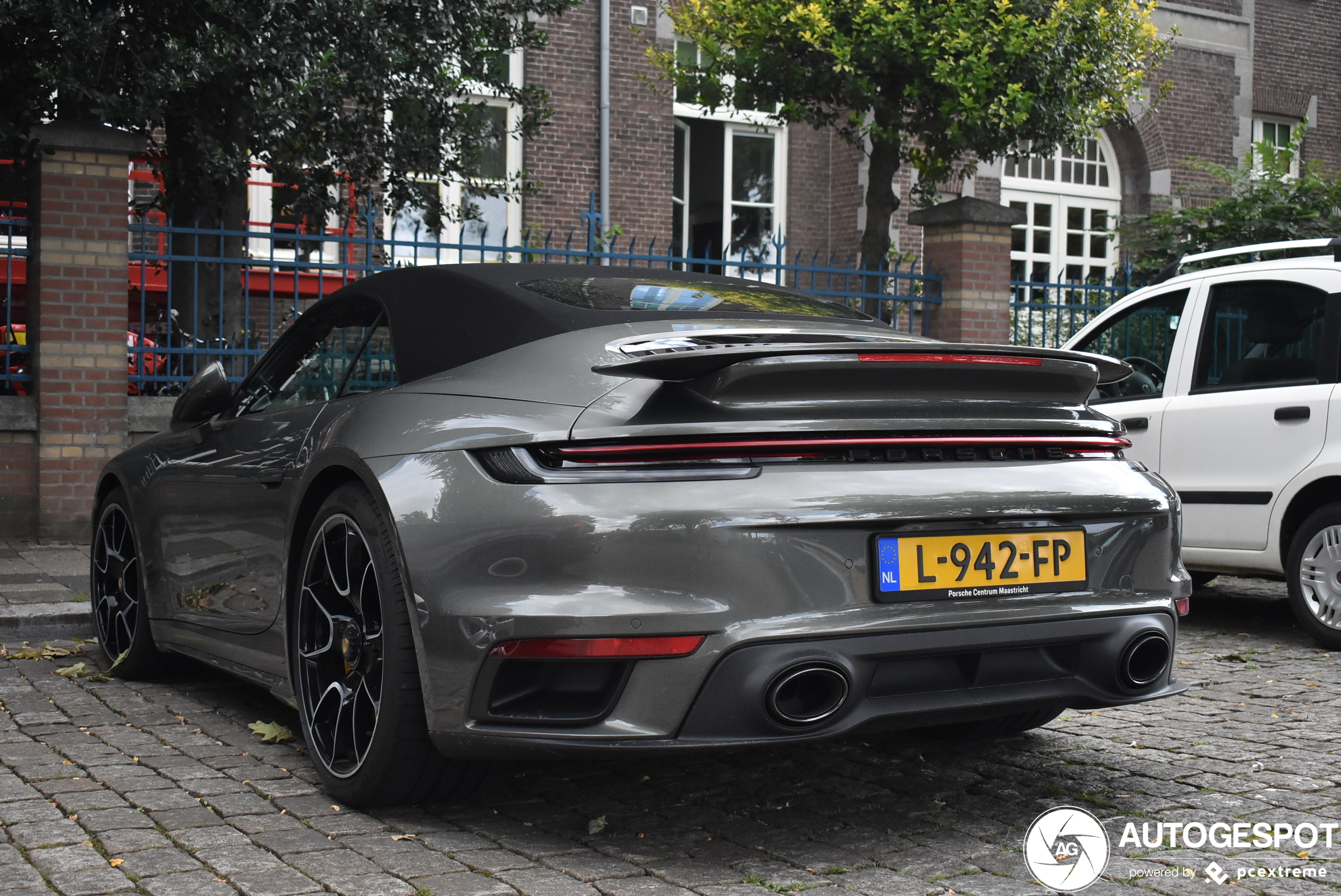 Porsche 992 Turbo S Cabriolet