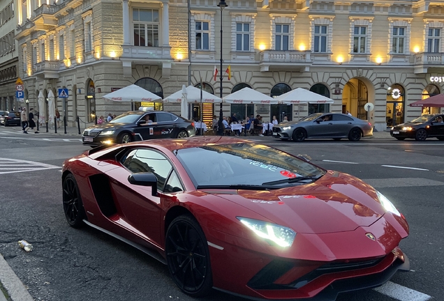 Lamborghini Aventador S LP740-4