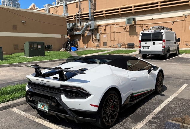 Lamborghini Huracán LP640-4 Performante Spyder