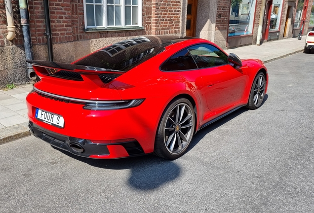 Porsche 992 Carrera 4S