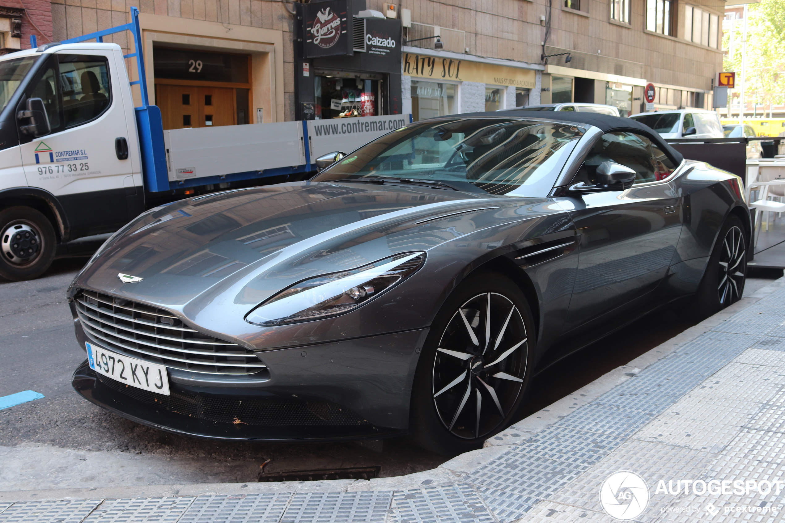 Aston Martin DB11 V8 Volante