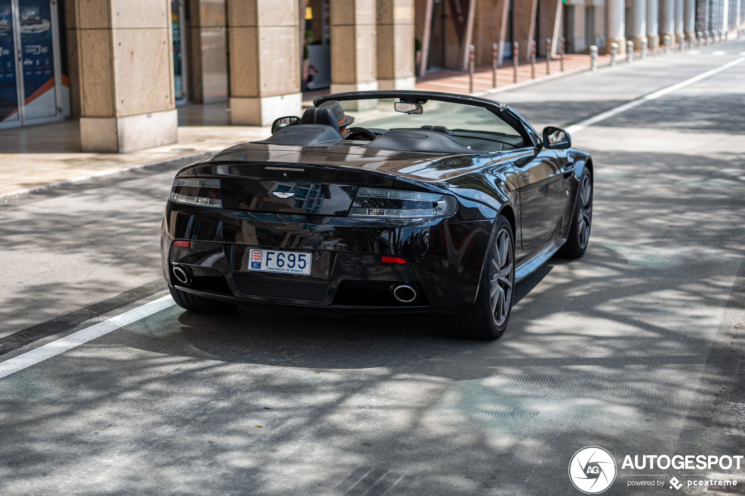 Aston Martin V8 Vantage Roadster 2012