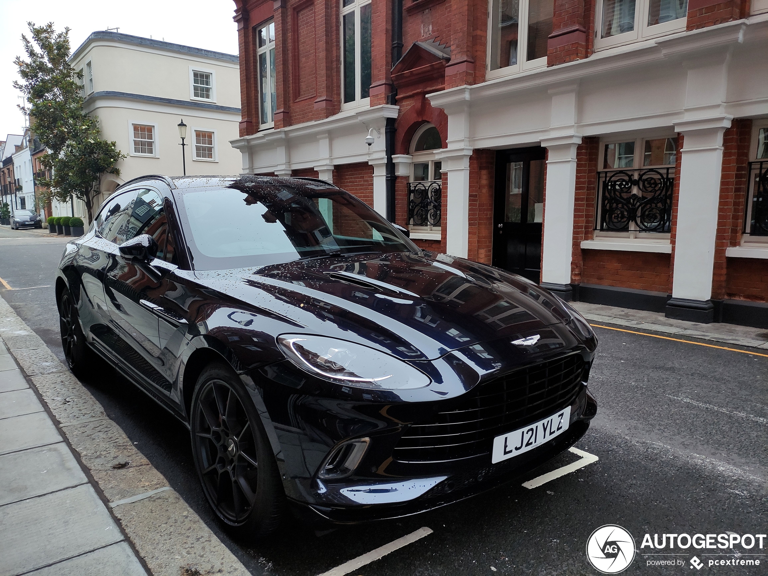 Aston Martin DBX