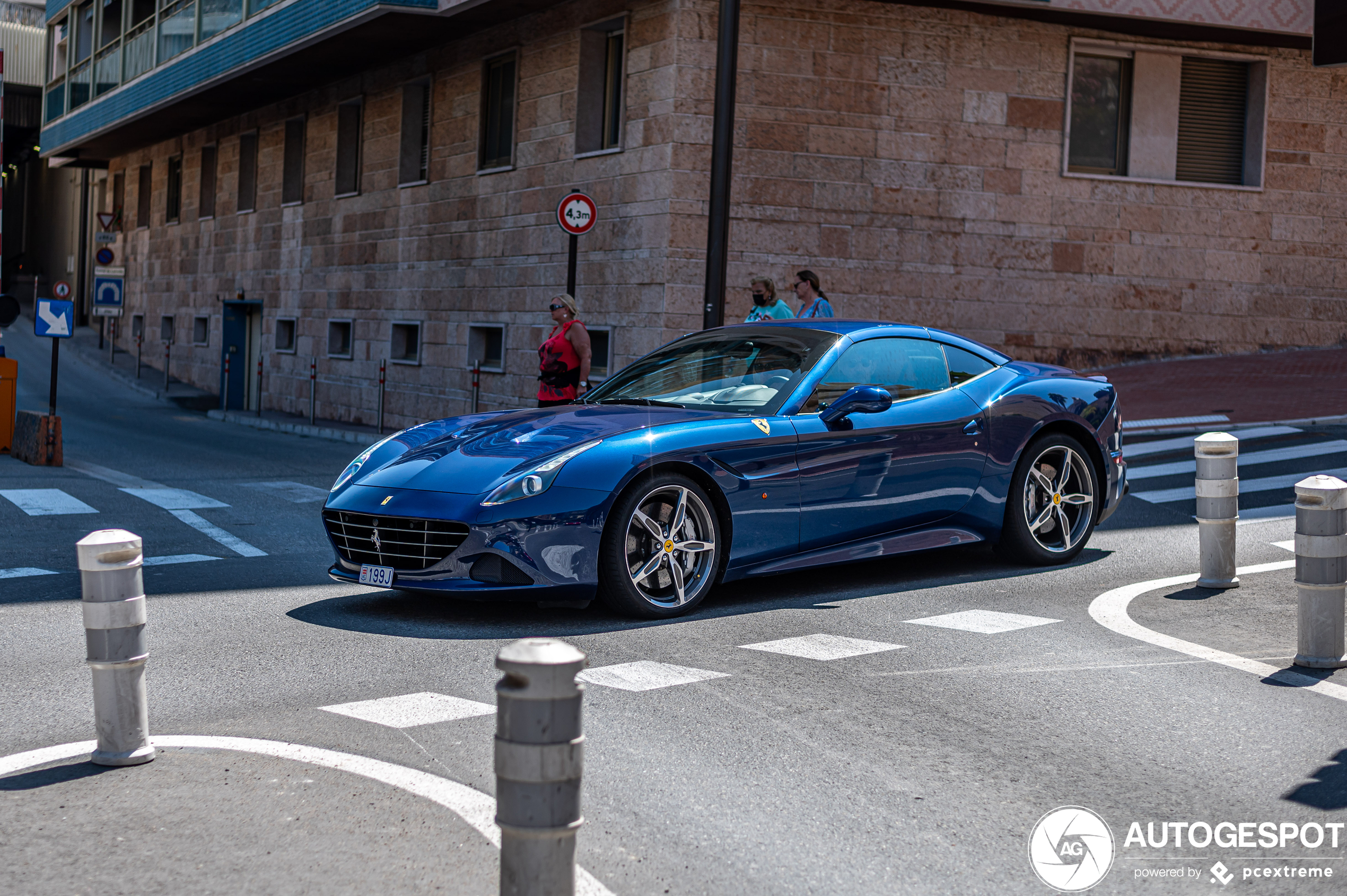 Ferrari California T