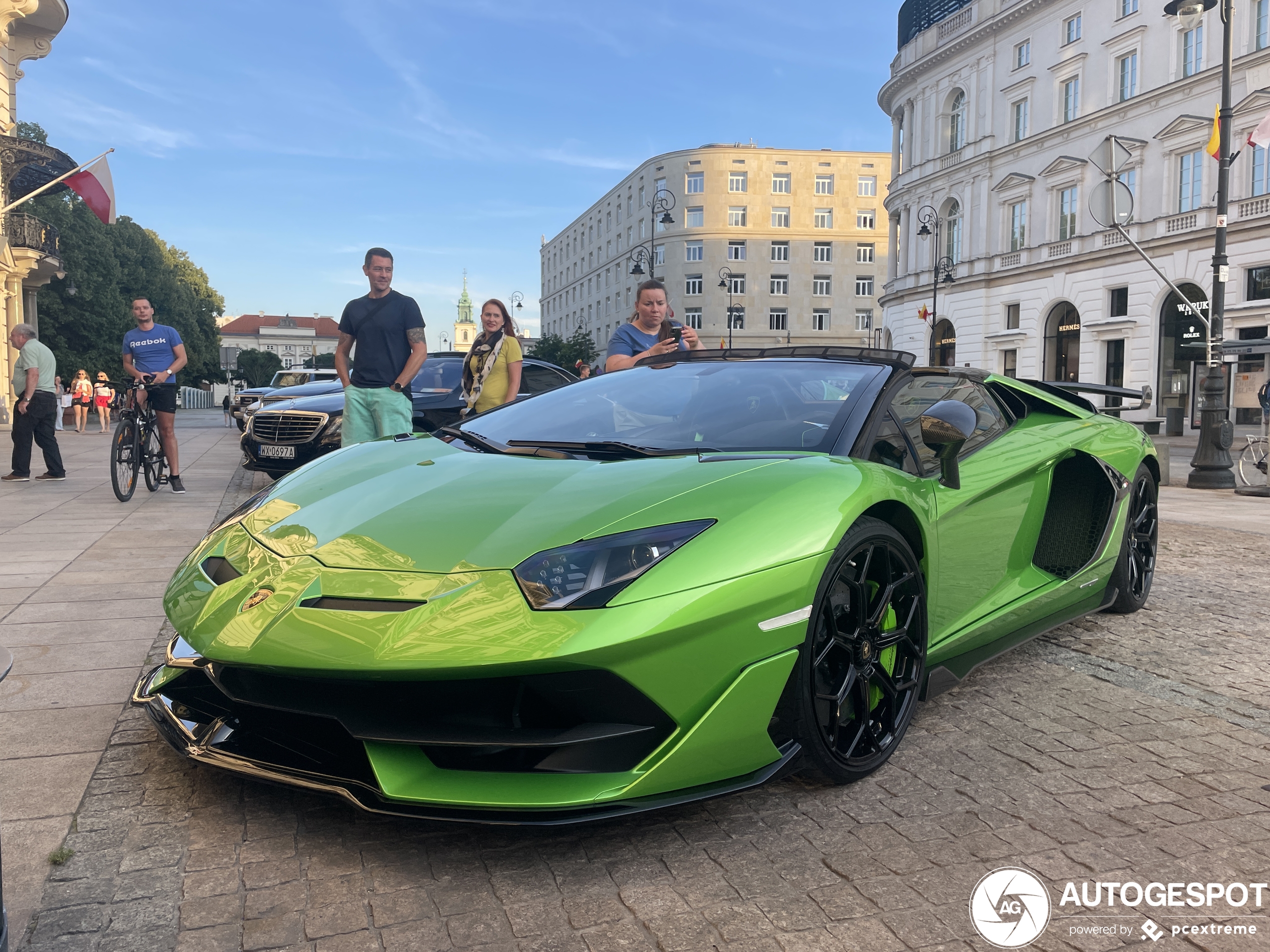 Lamborghini Aventador カタログ 💥 Lamborghini Aventador Roadster - “Abstract Graphics