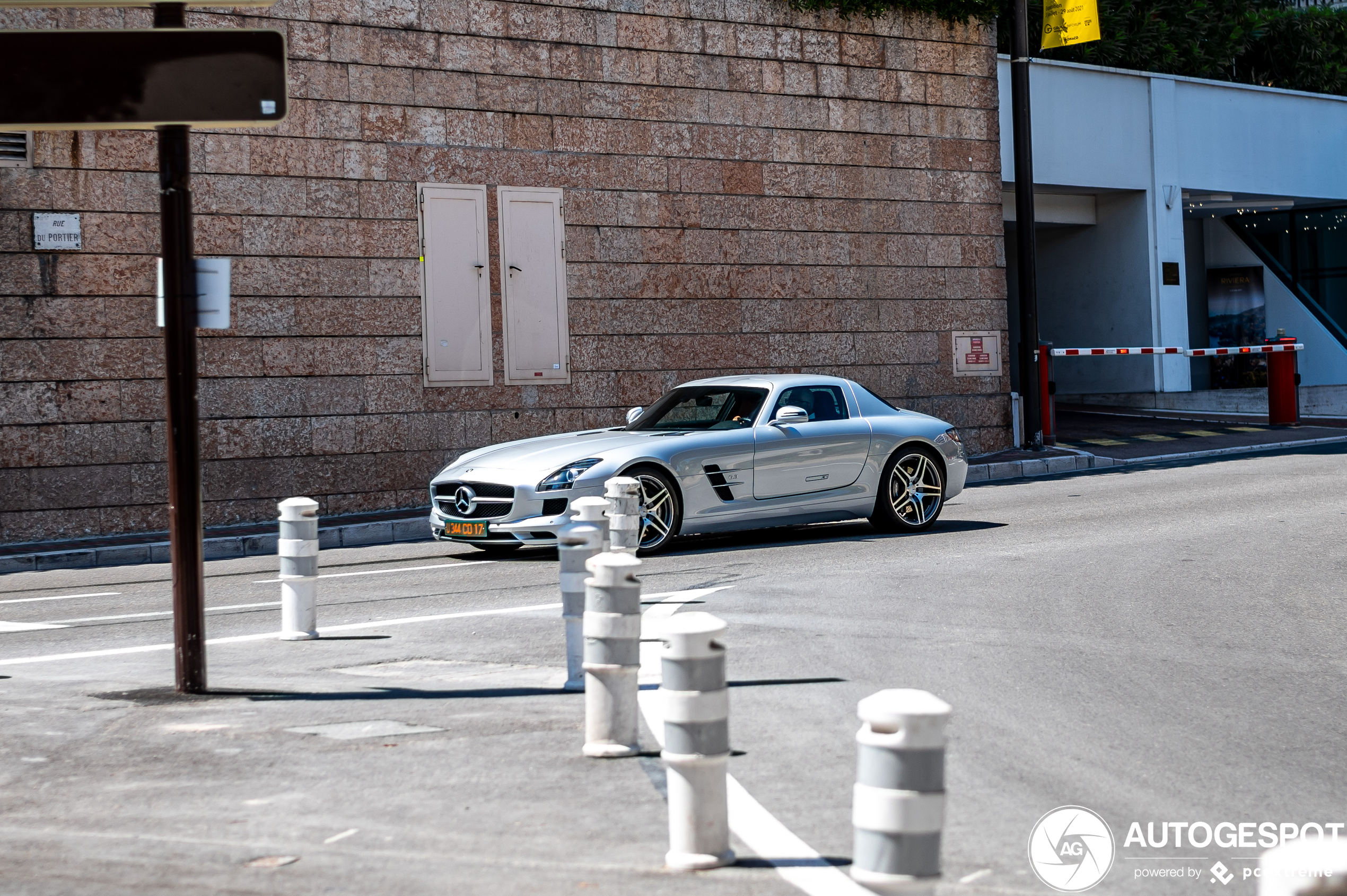 Mercedes-Benz SLS AMG