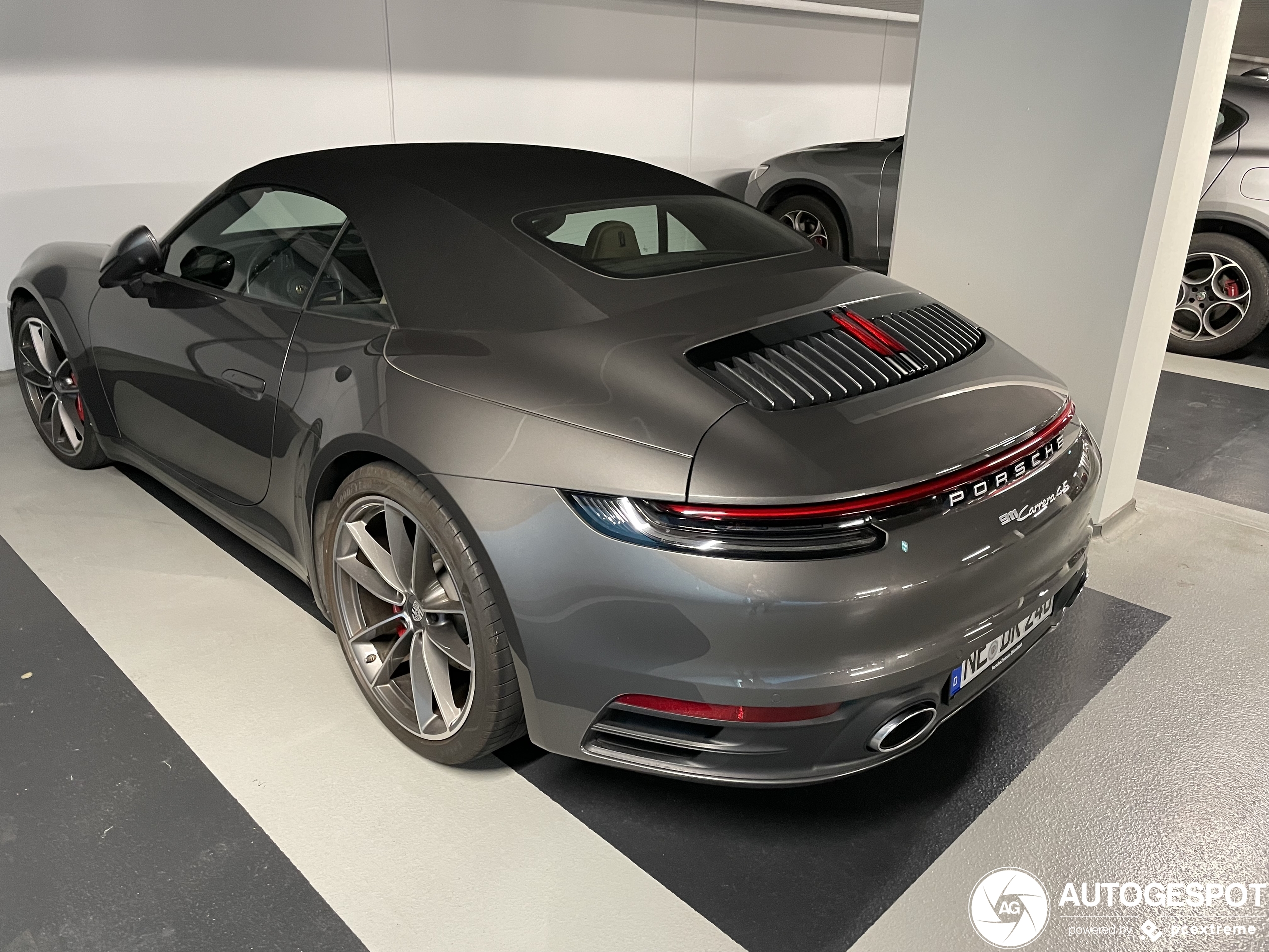 Porsche 992 Carrera 4S Cabriolet