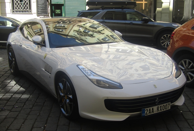 Ferrari GTC4Lusso T