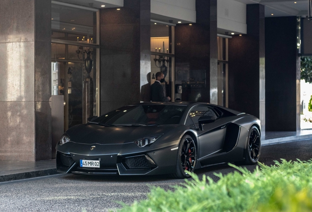 Lamborghini Aventador LP700-4