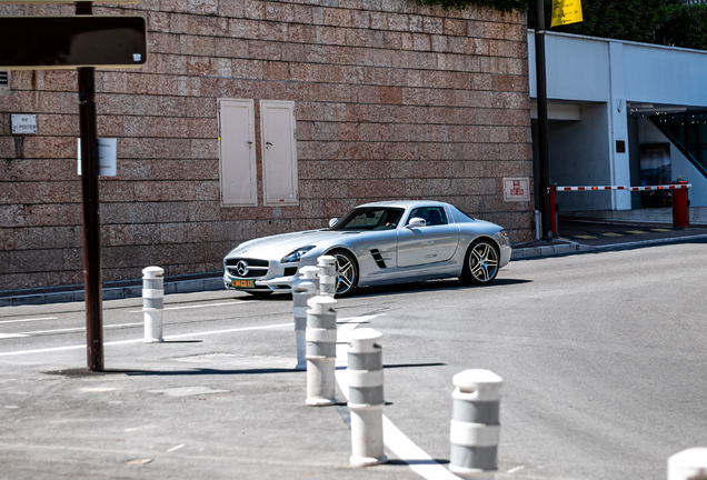 Mercedes-Benz SLS AMG