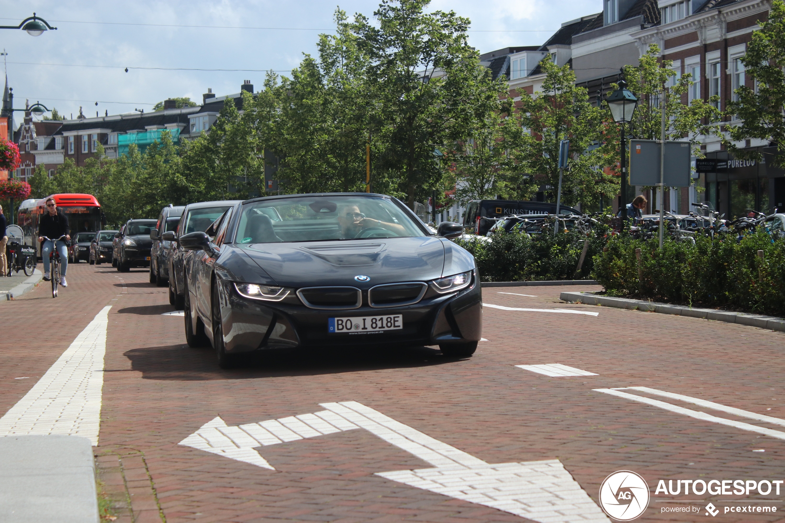 BMW i8 Roadster