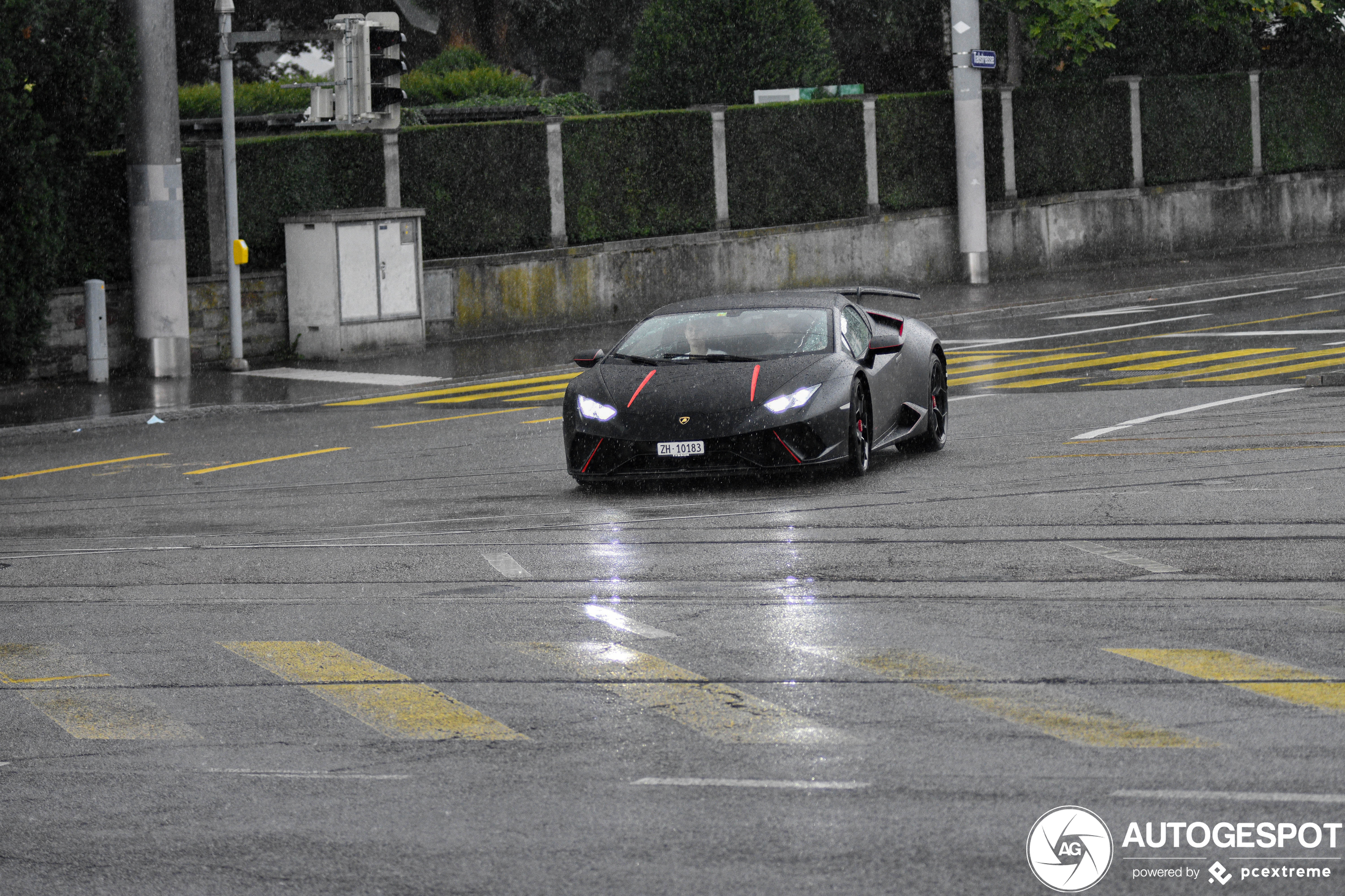 Lamborghini Huracán LP640-4 Performante Spyder