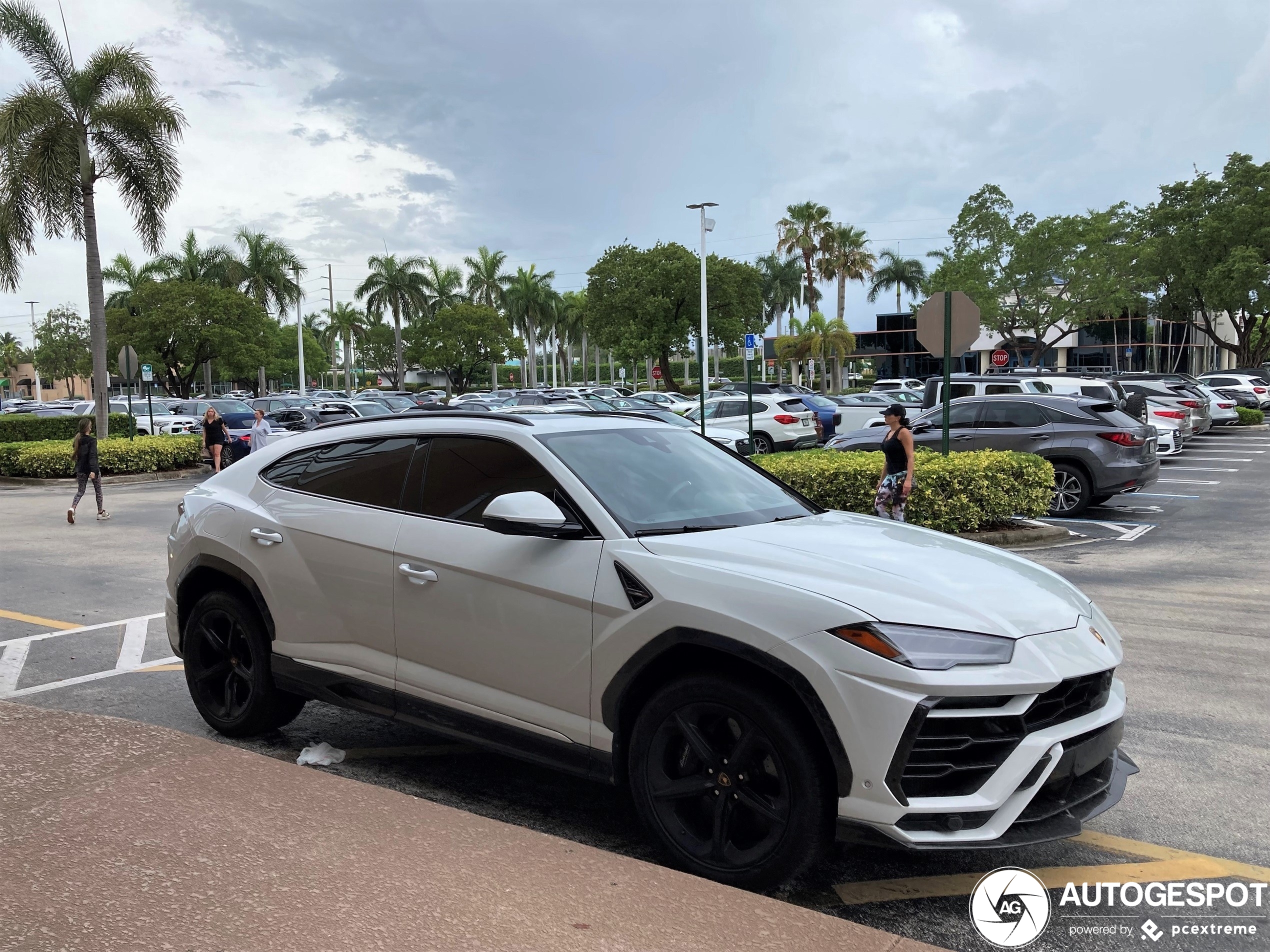 Lamborghini Urus 1016 Industries