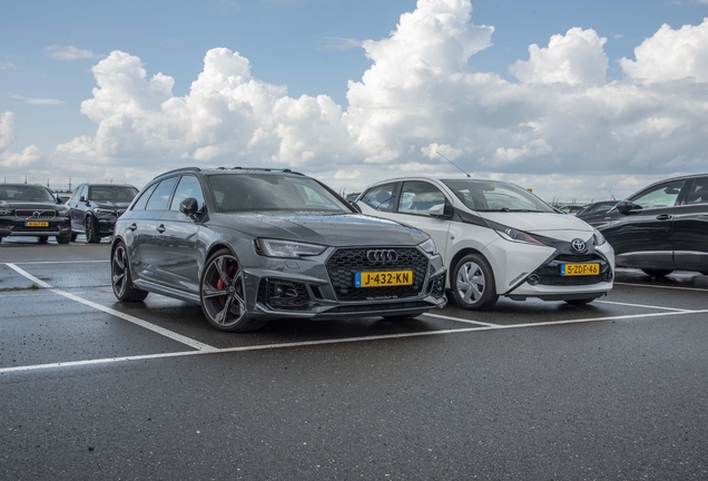 Audi RS4 Avant B9