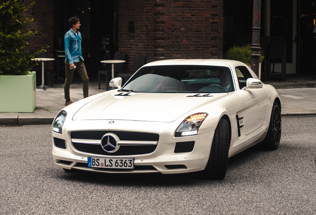 Mercedes-Benz SLS AMG