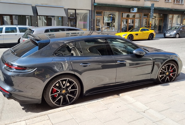 Porsche 971 Panamera GTS Sport Turismo