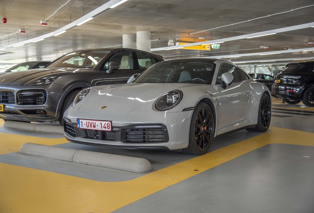 Porsche 992 Carrera 4S