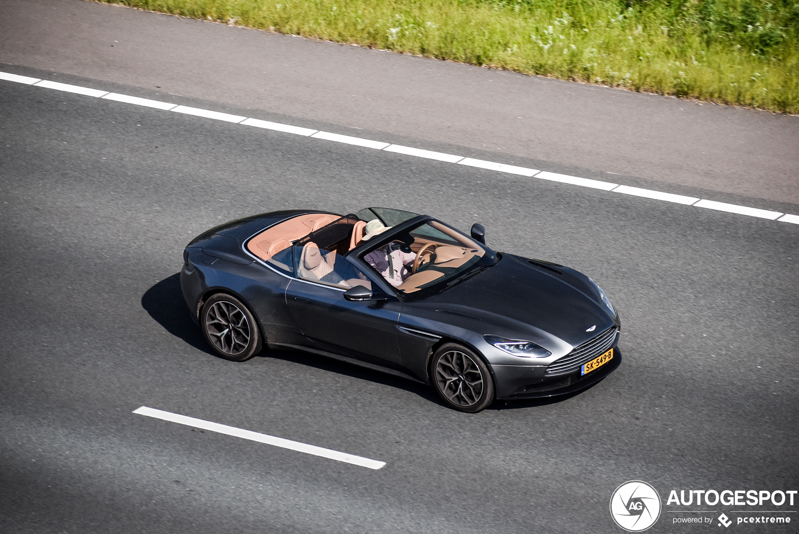 Aston Martin DB11 V8 Volante