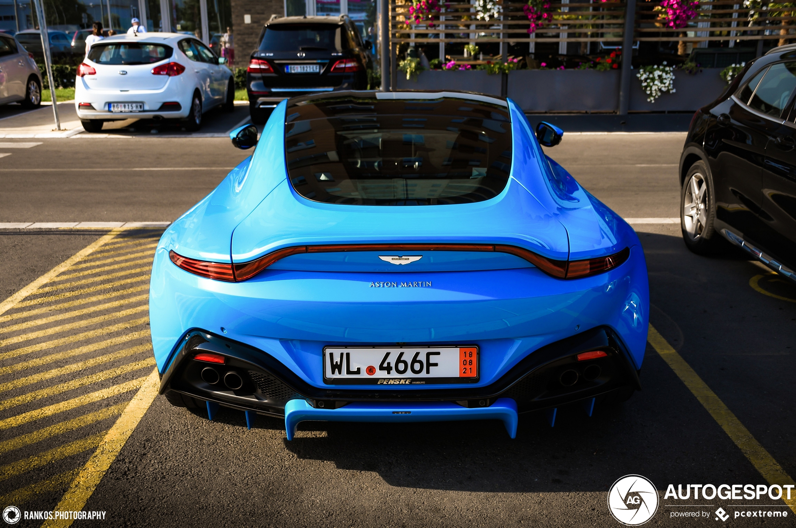 Aston Martin V8 Vantage 2018