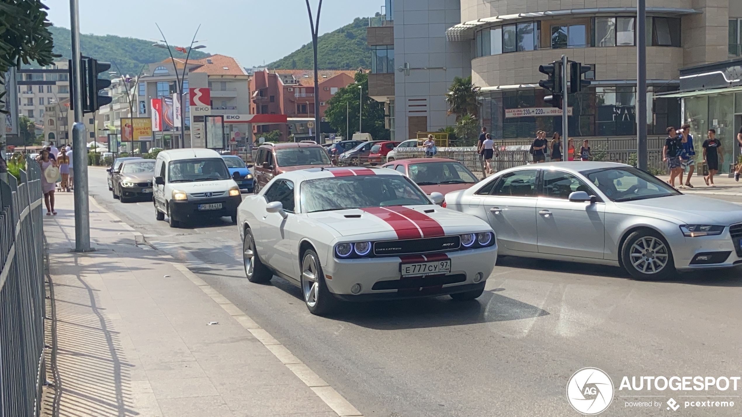 Dodge Challenger SRT-8