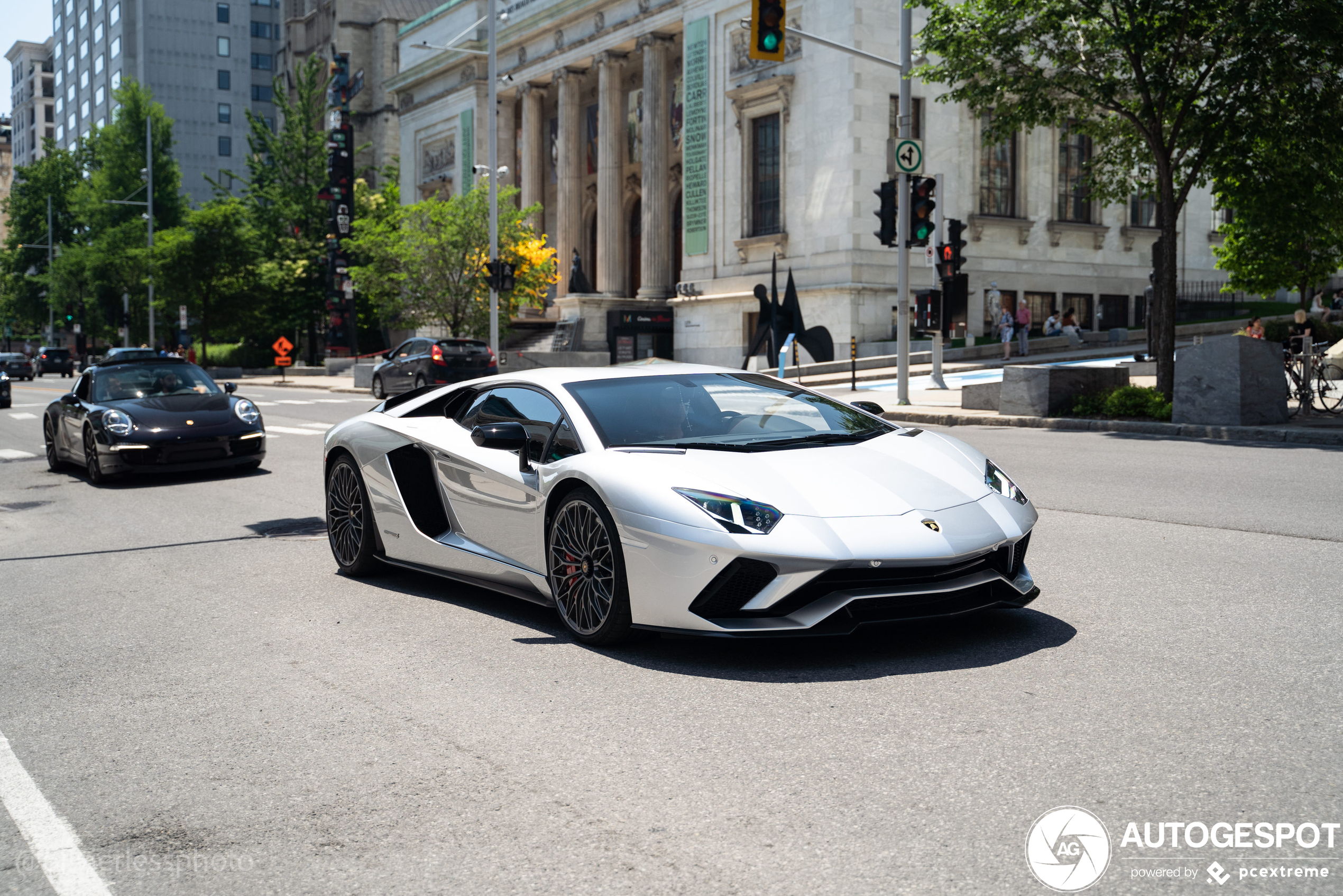 Lamborghini Aventador S LP740-4