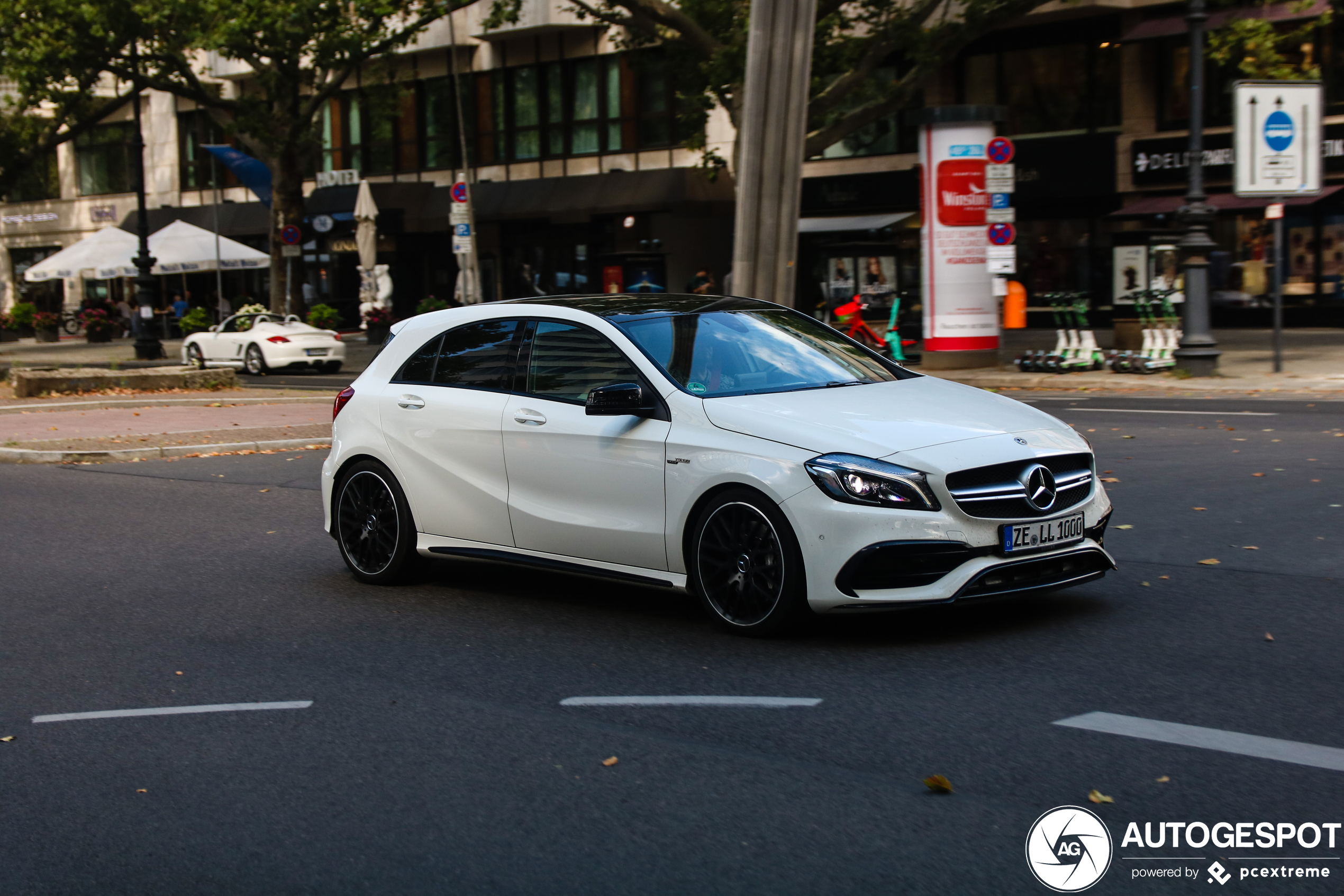 Mercedes-AMG A 45 W176 2015