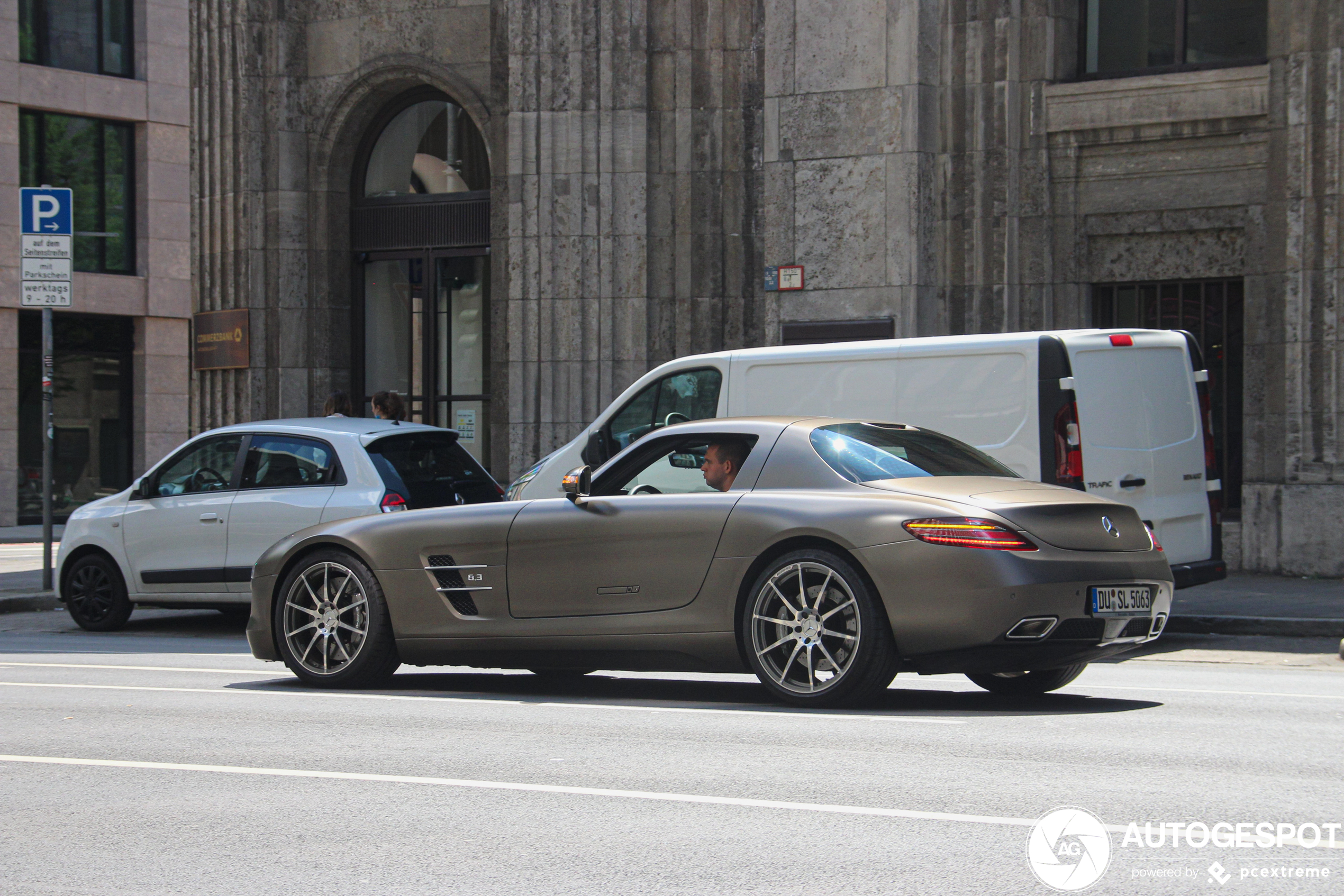 Mercedes-Benz SLS AMG