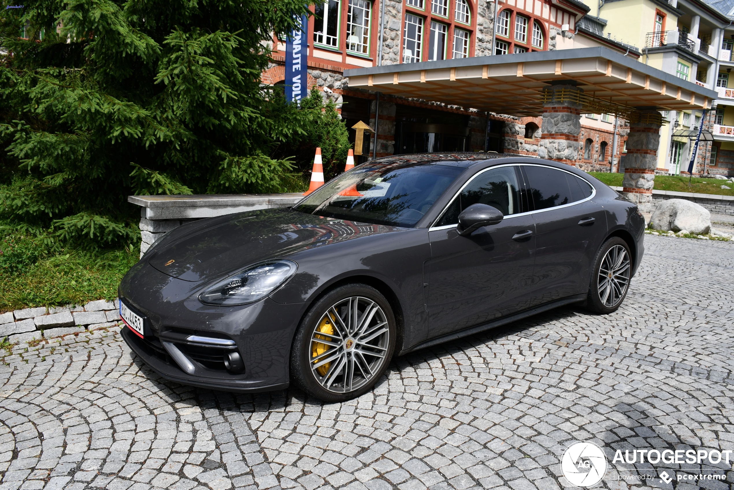 Porsche 971 Panamera Turbo