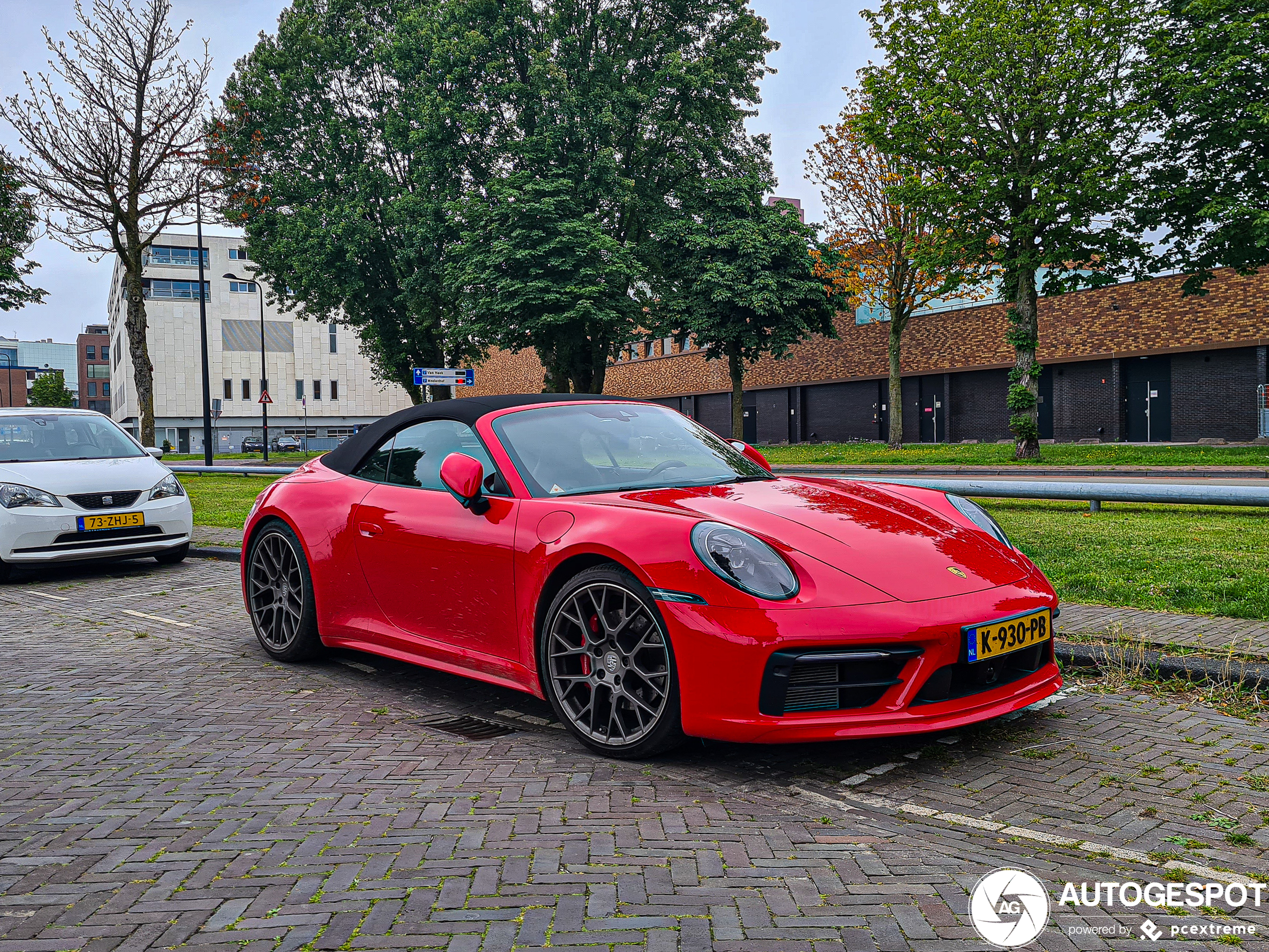 Porsche 992 Carrera 4S Cabriolet