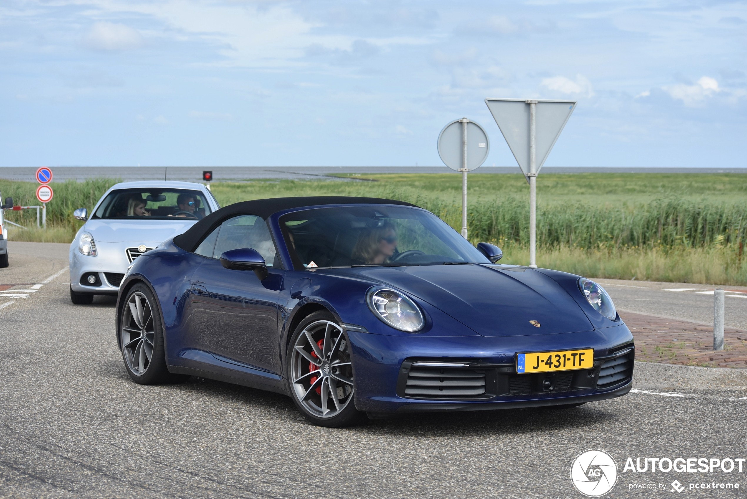 Porsche 992 Carrera 4S Cabriolet