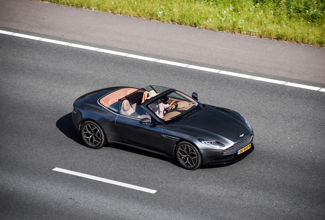 Aston Martin DB11 V8 Volante