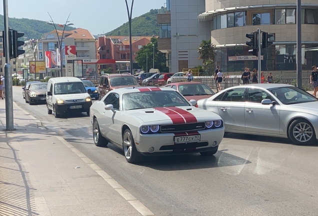 Dodge Challenger SRT-8