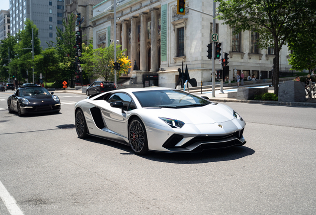 Lamborghini Aventador S LP740-4