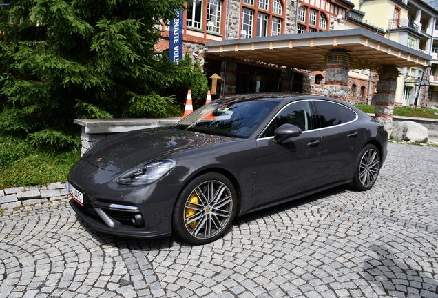 Porsche 971 Panamera Turbo