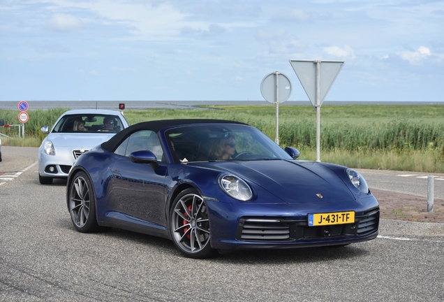 Porsche 992 Carrera 4S Cabriolet