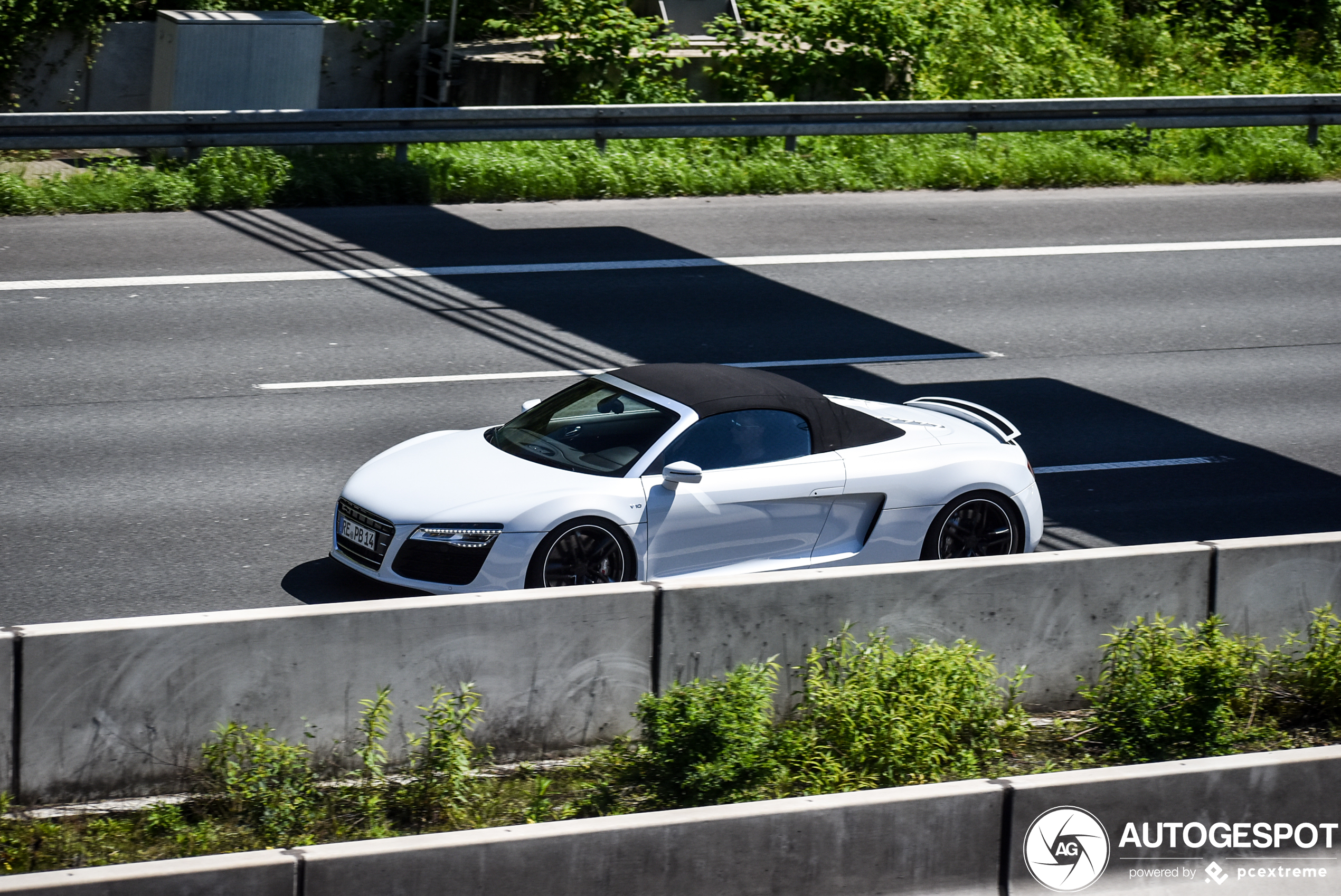 Audi R8 V10 Spyder 2013