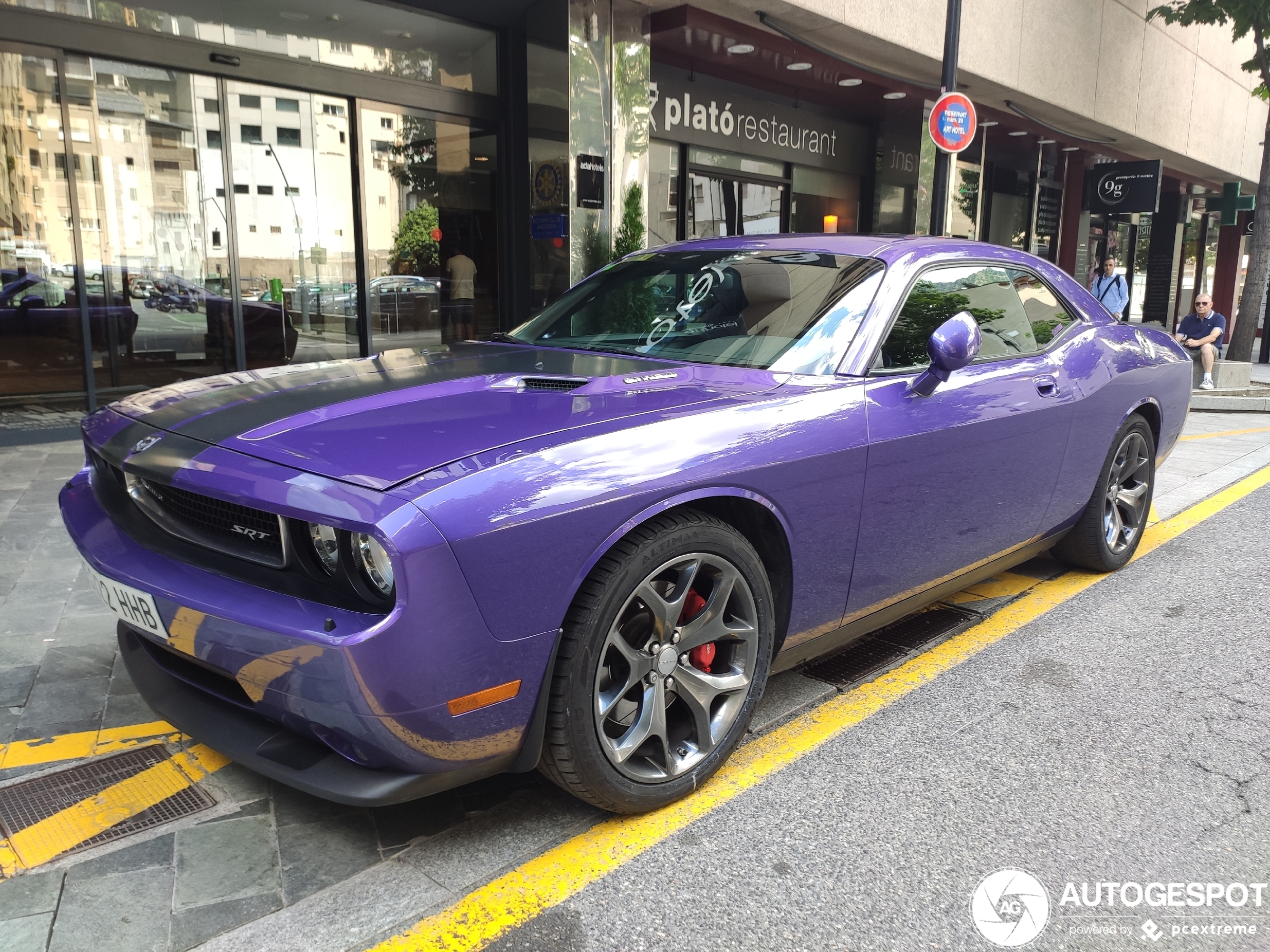 Dodge Challenger SRT-8