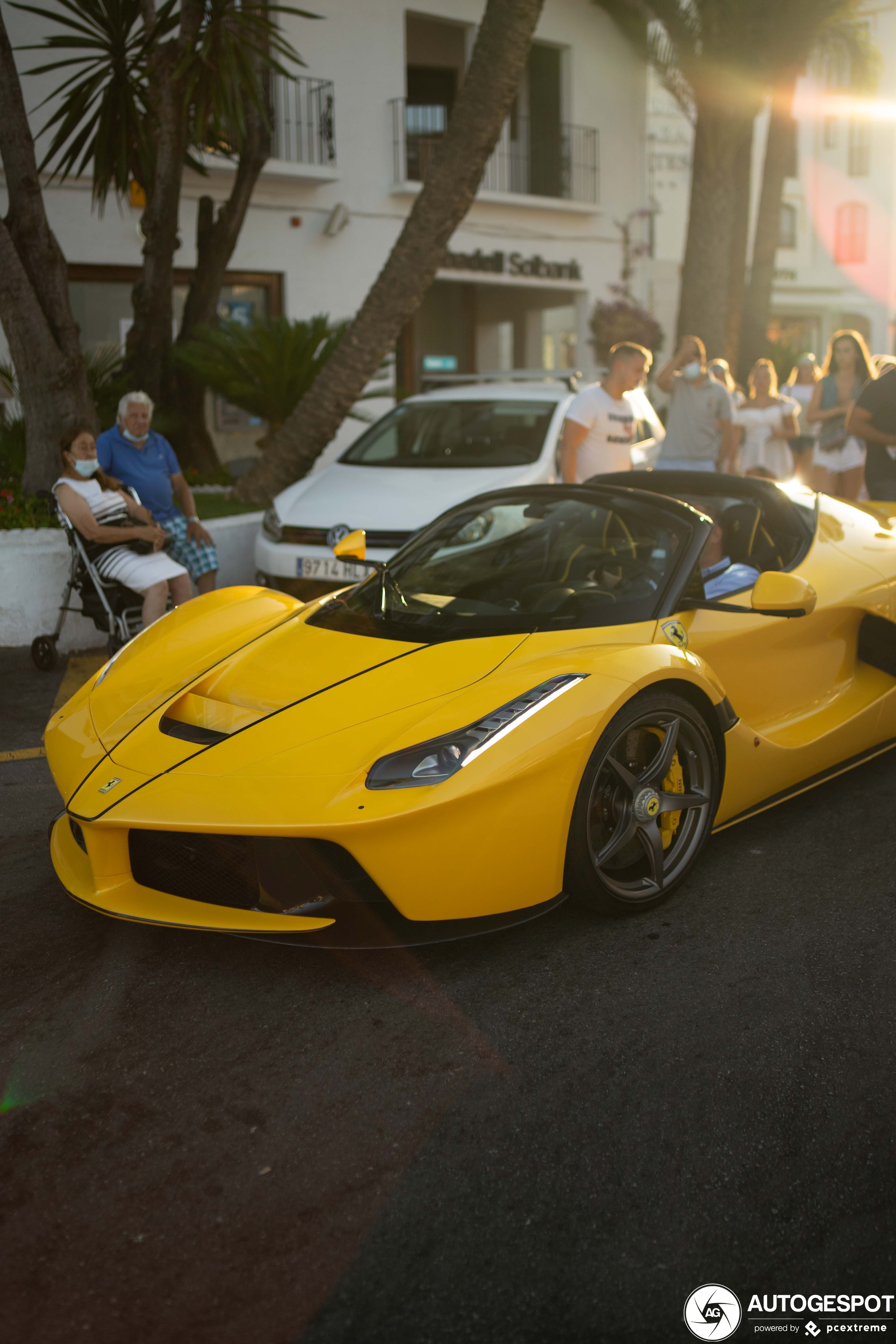 Ferrari LaFerrari Aperta