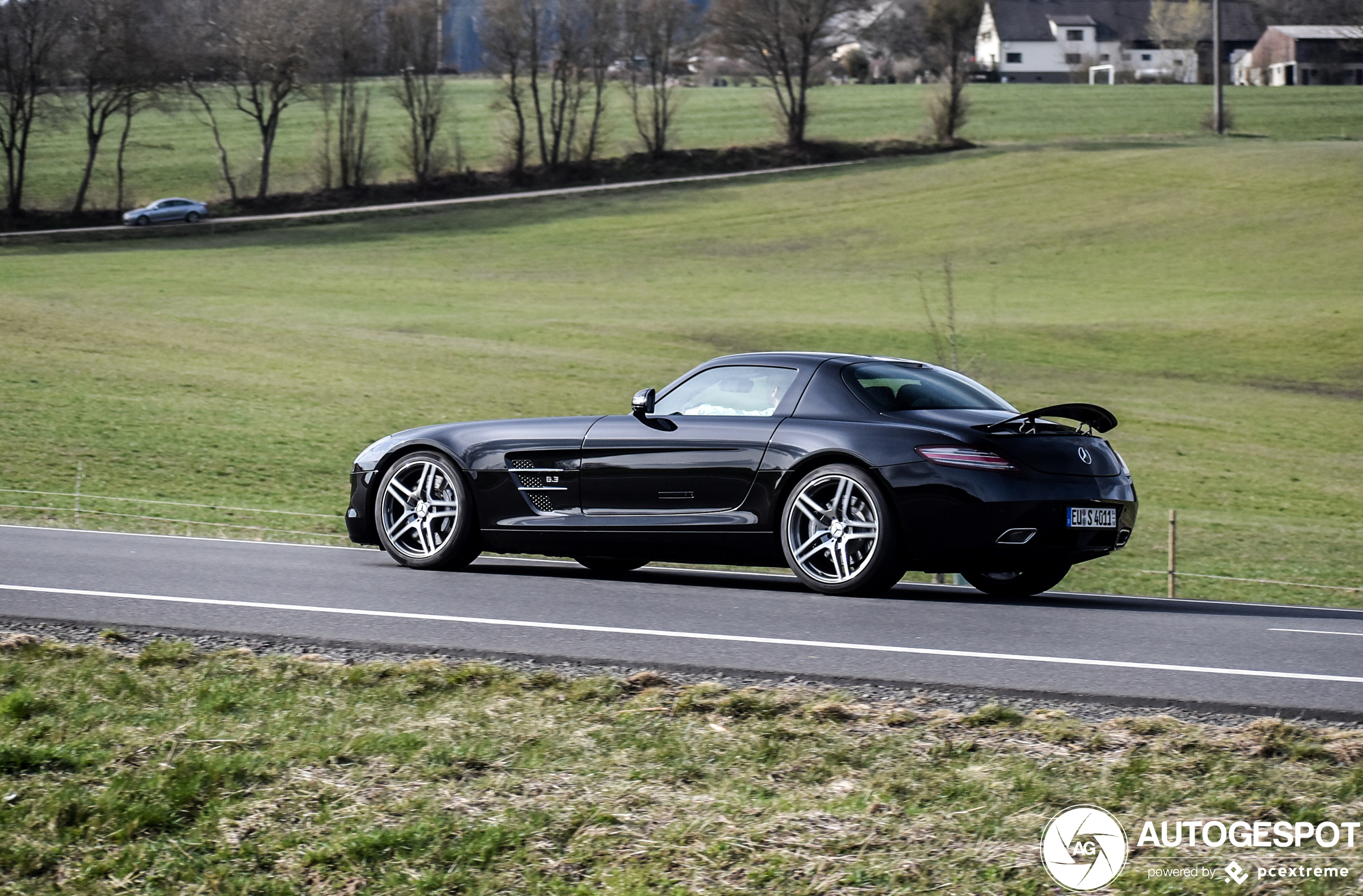 Mercedes-Benz SLS AMG