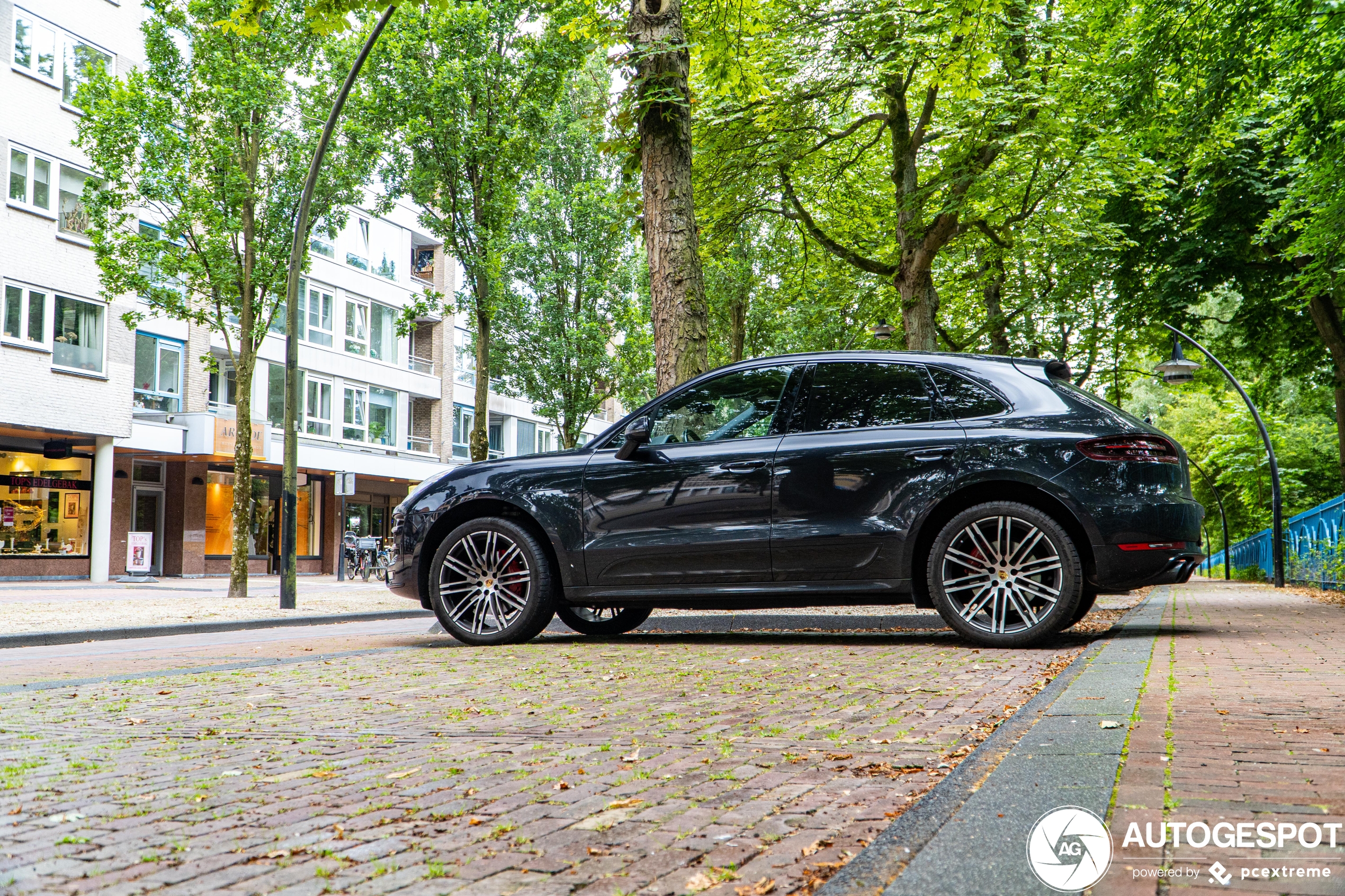 Porsche 95B Macan Turbo