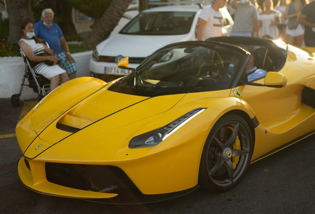 Ferrari LaFerrari Aperta