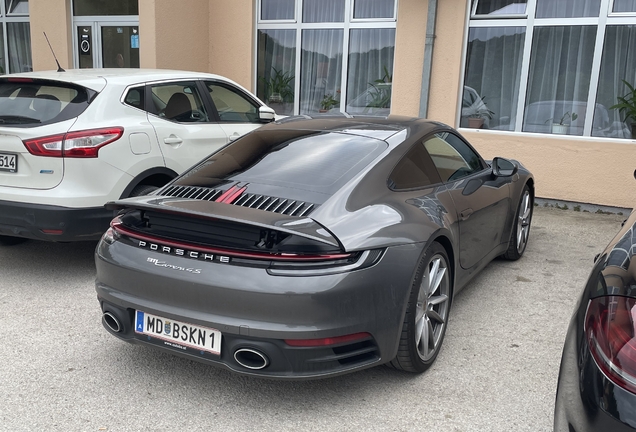 Porsche 992 Carrera 4S