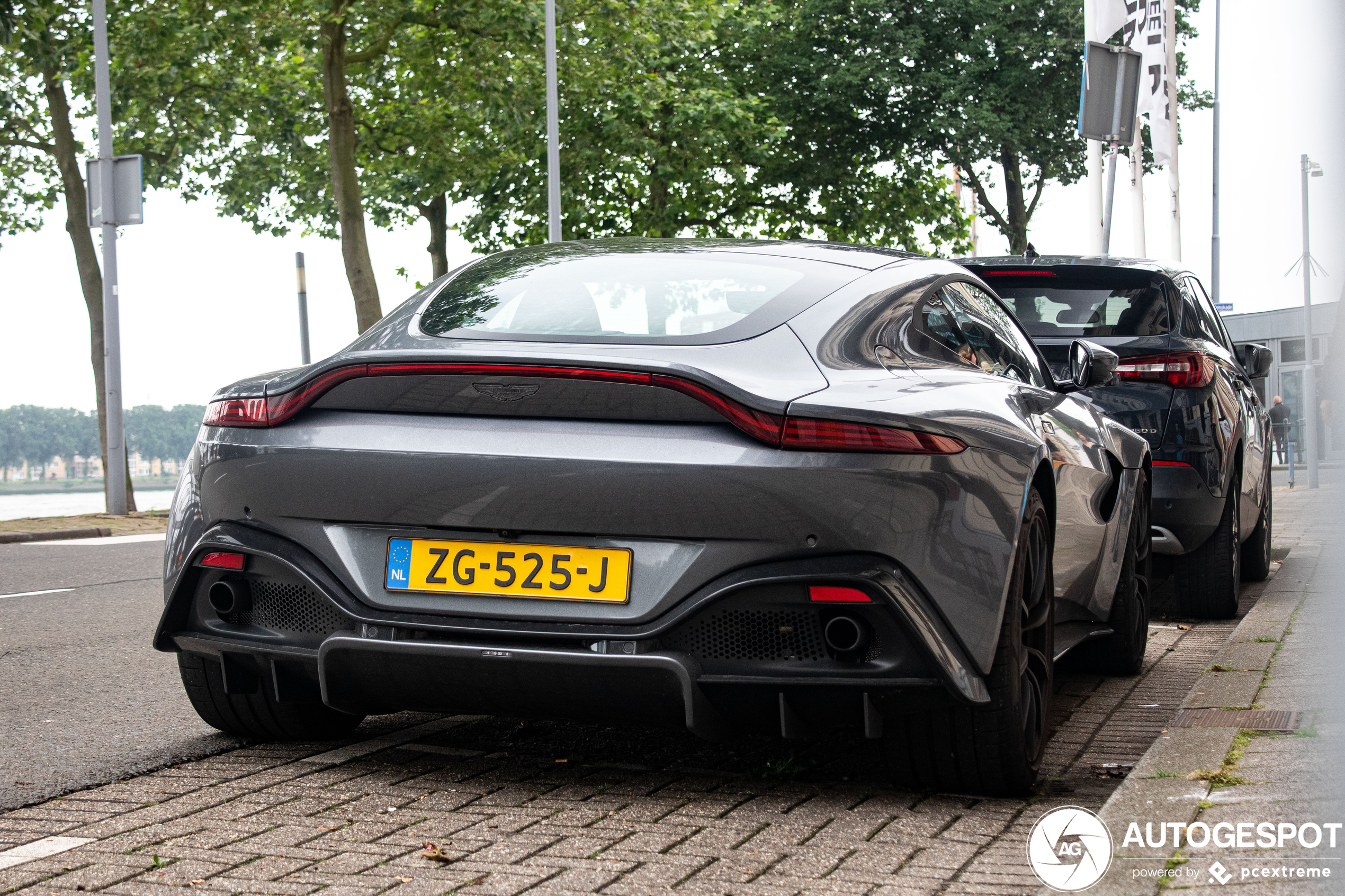 Aston Martin V8 Vantage 2018