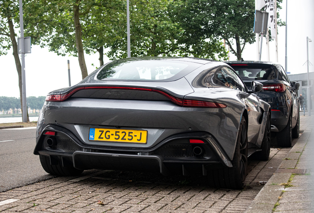 Aston Martin V8 Vantage 2018