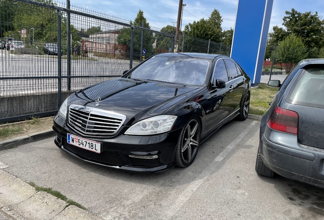 Mercedes-Benz S 63 AMG W221 2011